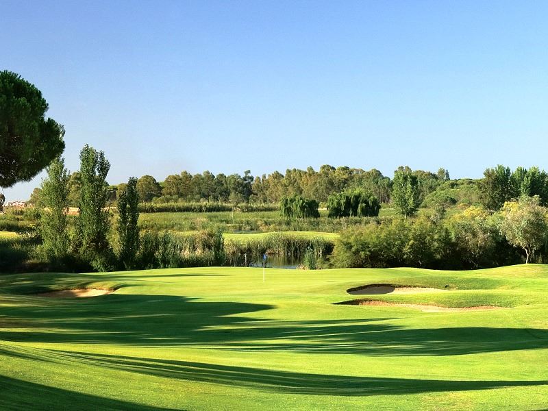 Pinheiros Altos Golf Course fairway and green